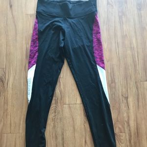 Victoria’s Secret pink workout leggings size small